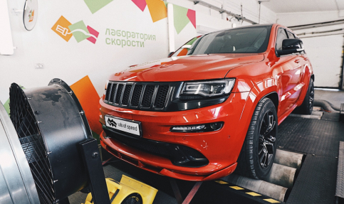 Jeep Grand Cherokee SRT 8